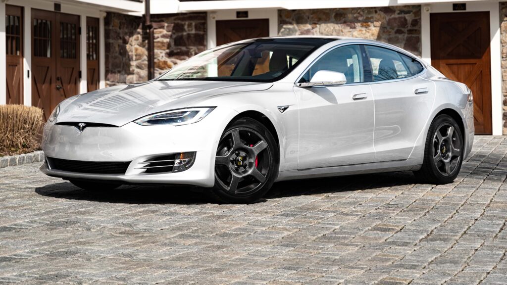 Tesla Model 3 with ESE Carbon Wheels